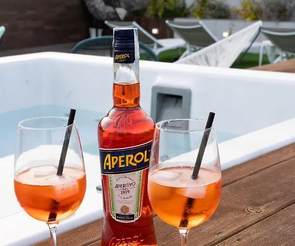 Apartment & Rooftop - Sky *